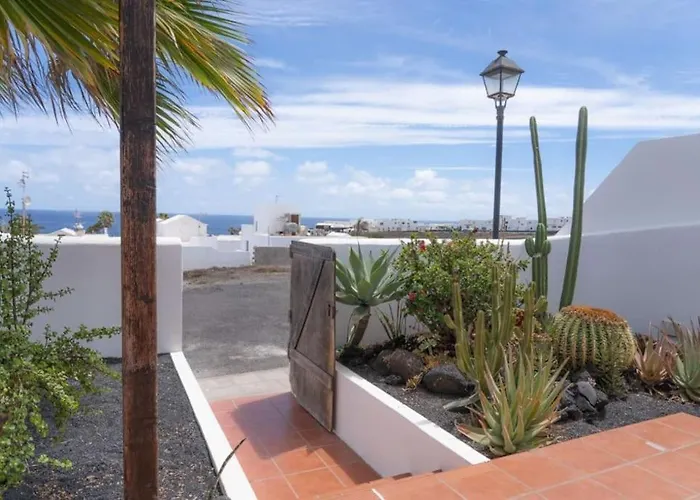 Cocomar I- Luxurious With Pool Near The Sea Ferienhaus Guatiza