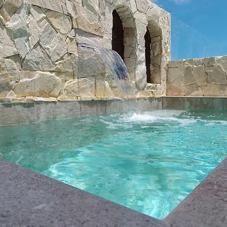 Cocomar I- Luxurious With Pool Near The Sea 度假居 *