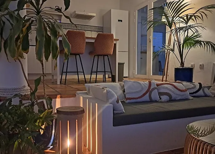 Prázdninový dům Cocomar I- Luxurious With Pool Near The Sea *